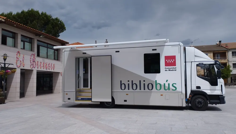 Bibliobús de la Comunidad de Madrid en ruta: lectura pública para todos, vivan donde vivan.